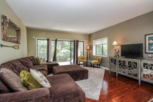 Village House - Two Bedroom Condo - 303, Hilton Head Island