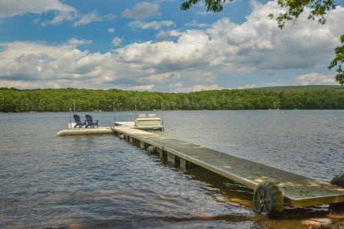 Welcome View Point Five-Bedroom Holiday Home, McComas Beach