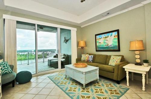 Wharf 820 Apartment, Orange Beach