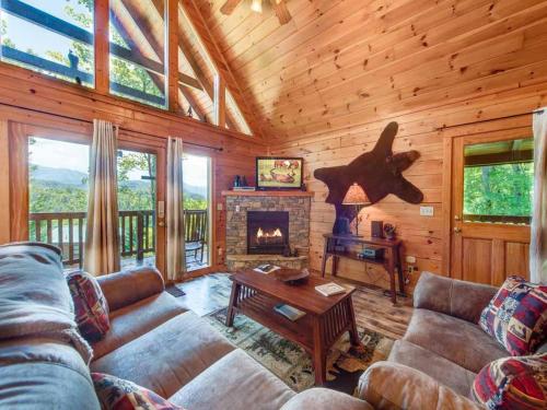 Whisper Mountain - Two Bedroom Home, Gatlinburg