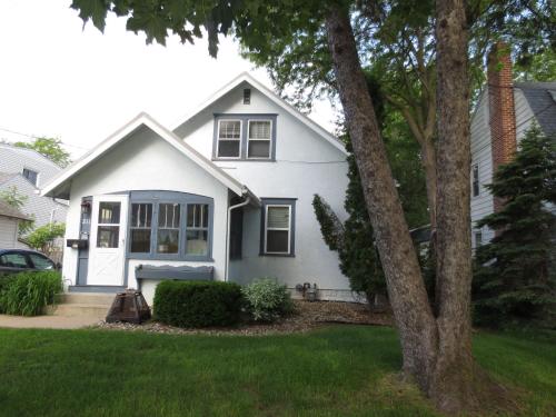 2 Bedroom home a few blocks from Mayo, Rochester