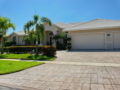 326 Polynesia Court, Marco Island