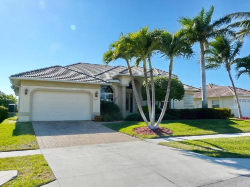 400 Waterleaf Court, Marco Island