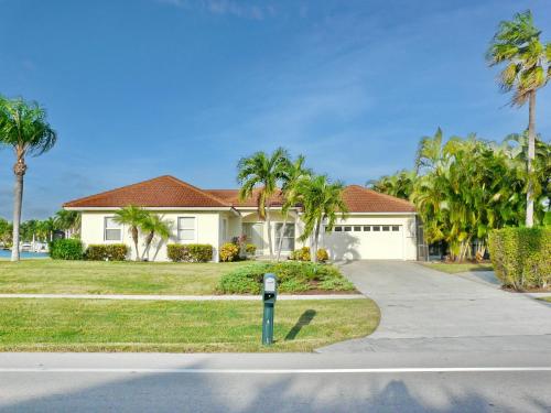 438 Kendall Drive, Marco Island