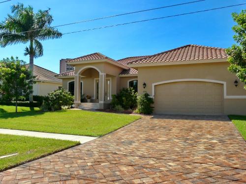 808 Seagrape Drive, Marco Island