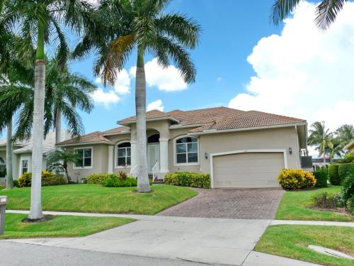 855 Banyan Court, Marco Island