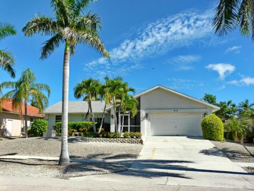 916 Loyalty Avenue, Marco Island