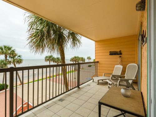 9520 Seawall Blvd Condo, Galveston