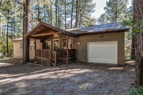 A Whispering River Two-bedroom Holiday Home, Ruidoso