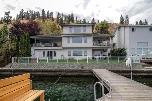 Accent Lakefront Villa, Chelan