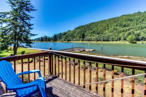 Alsea River Getaway, Waldport