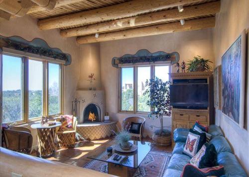 An Enchanting Casita Two-bedroom Holiday Home, Santa Fe