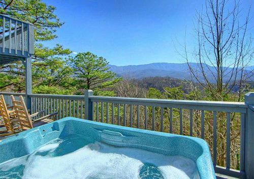 Angels View- Three-Bedroom Cabin, Rocky Grove