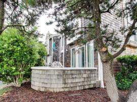 Beaches Inn | Sand Dune Townhouse, Cannon Beach