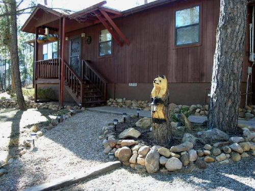 Bear Cat Crossing Three-bedroom Holiday Home, Ruidoso