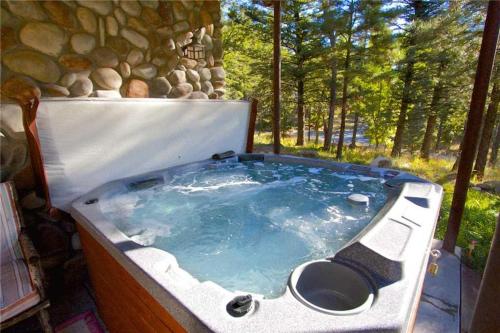 Bear Foot Lodge Two-bedroom Holiday Home, Ruidoso