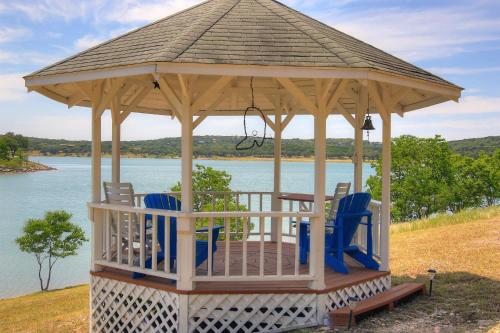 Blue Diamond Retreat Home, Canyon Lake