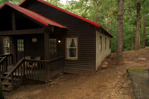 Carolina Landing Camping Resort Deluxe Cabin 5, Fair Play