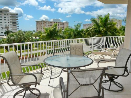 Caxambas South Beach Terrace 302, Marco Island