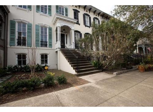 Commodore's Quarters - One-Bedroom, Savannah