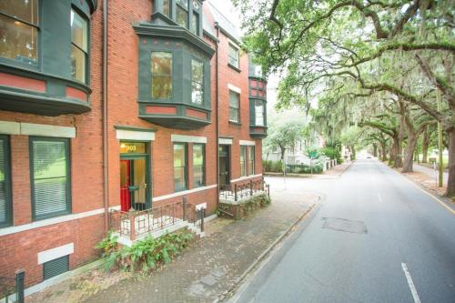 Delia Row - 903A - One-Bedroom, Savannah