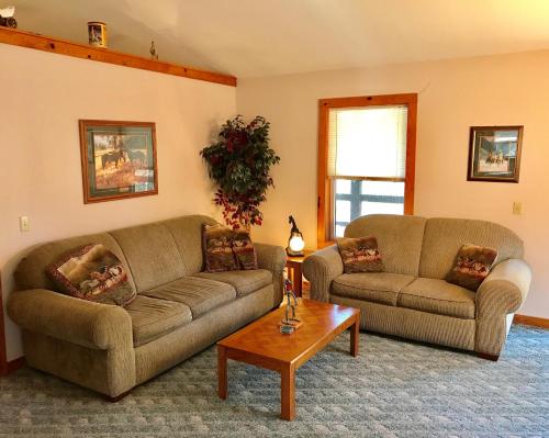 Dinner Bell Ranch Vacation Rentals, West Liberty