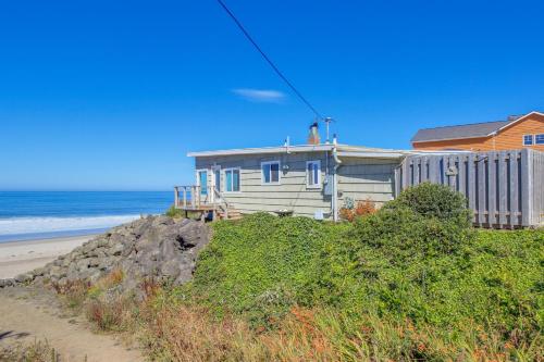 Driftwood Bungalow, Lincoln Beach