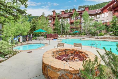 Eagle Springs East 206: White Fir Suite, Solitude