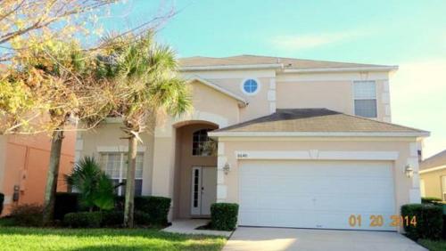 Elegant 8 Br 4.5 Bath Pool & Spa Villa in Emerald Island Near Disney, Kissimmee