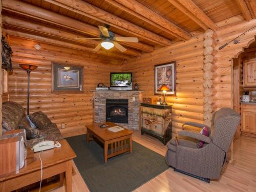 Enchanted Forest- One-Bedroom Cabin, Pittman Center