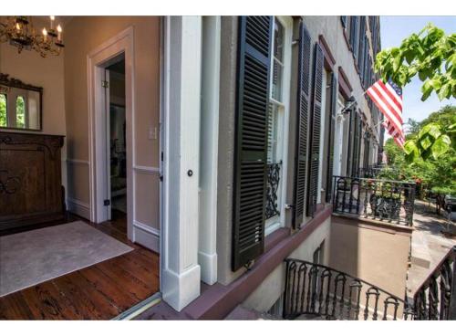 Getaway on Gordon - Two-Bedroom, Savannah