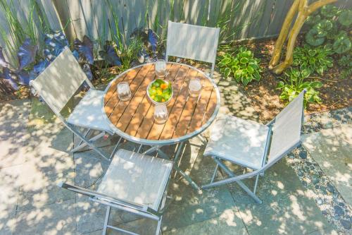 Gordon Cottage - Two-Bedroom, Savannah