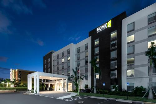 Home2 Suites By Hilton Ft. Lauderdale Airport-Cruise Port, Dania Beach