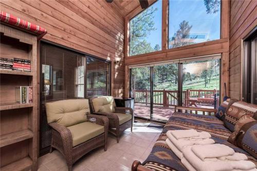 Homer's Hideaway Three-bedroom Holiday Home, Ruidoso