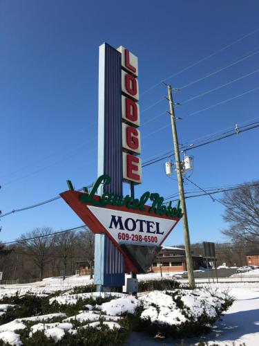 Laurel Notch Motel, Bordentown