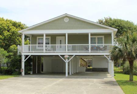 Mack's Sand Trap Home, Oak Island