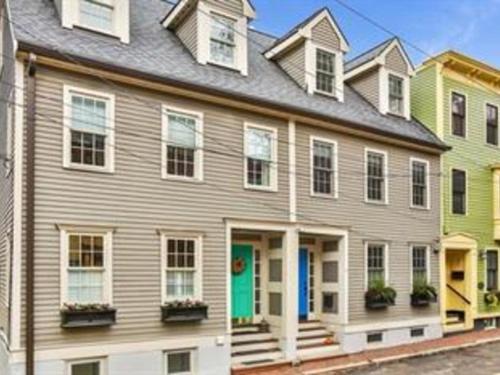 Monument Square Home on Bunker Hill, Boston