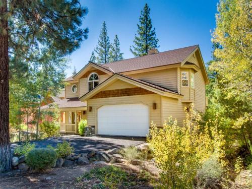 Northstar Family Home on the 18th Fairway, Truckee