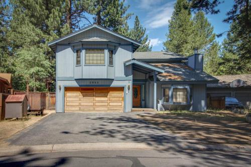 Peaceful Pinewood Retreat, South Lake Tahoe