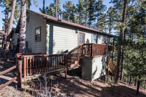 Pinecone Cabin One-bedroom Holiday Home, Ruidoso