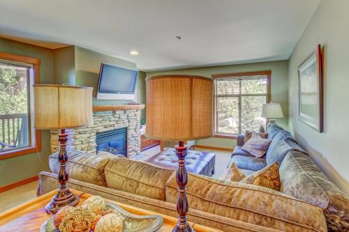 Powderhorn Lodge 210: Blazing Star Suite, Solitude