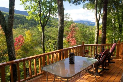 Shooting Star- Four-Bedroom Cabin, Rocky Grove