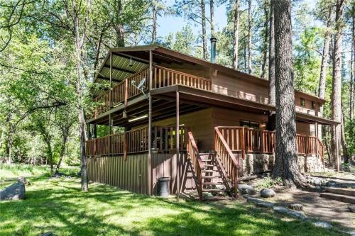 Sleepy Hollow on the River Three-bedroom Holiday Home, Ruidoso