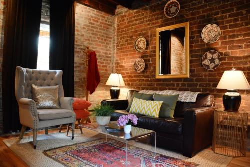 Sycamore Carriage House - One-Bedroom, Savannah