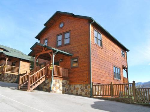 Tennessee Walt's- Four-Bedroom Cabin, Gatlinburg