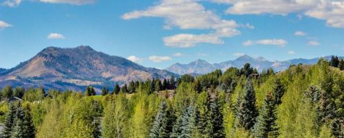 Western Welcome, Sun Valley