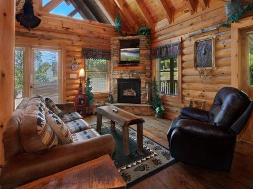 Wilderness Theater and Lodge- Three-Bedroom Cabin, Pigeon Forge