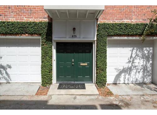 York Lane Carriage House - One-Bedroom, Savannah